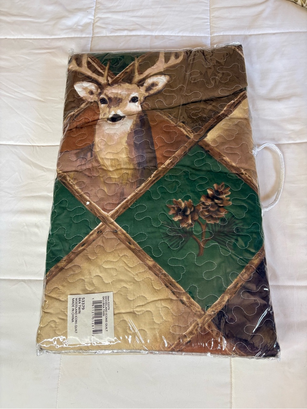 NWT Twin Woodland Icons Quilt Rustic Lodge Deer Wildlife Bedding Green Brown Tan - Picture 4 of 6